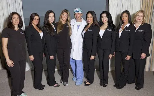 Plastic Surgeon Coral Gables - Leonard A. Roudner MD FACS 17 Featured image