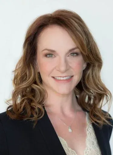 Plastic Surgeon Denver - UCHealth - Rebekah Zaluzec DO 1 Featured image