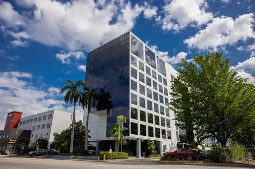 Plastic Surgeon Miami - Vixen Plastic Surgery 4 Featured image