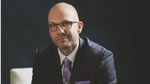 Plastic Surgeon Salem - Dr. Keith Neaman MD 5 Featured image